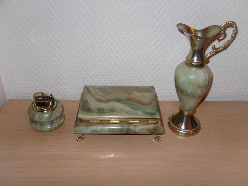 Garniture de Bureau style Napoleon 3 Onyx Vert Lot 30 Neuville-de-Poitou (86)