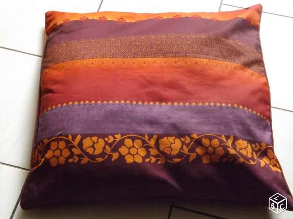 2 grand coussins 8 Thivet (52)