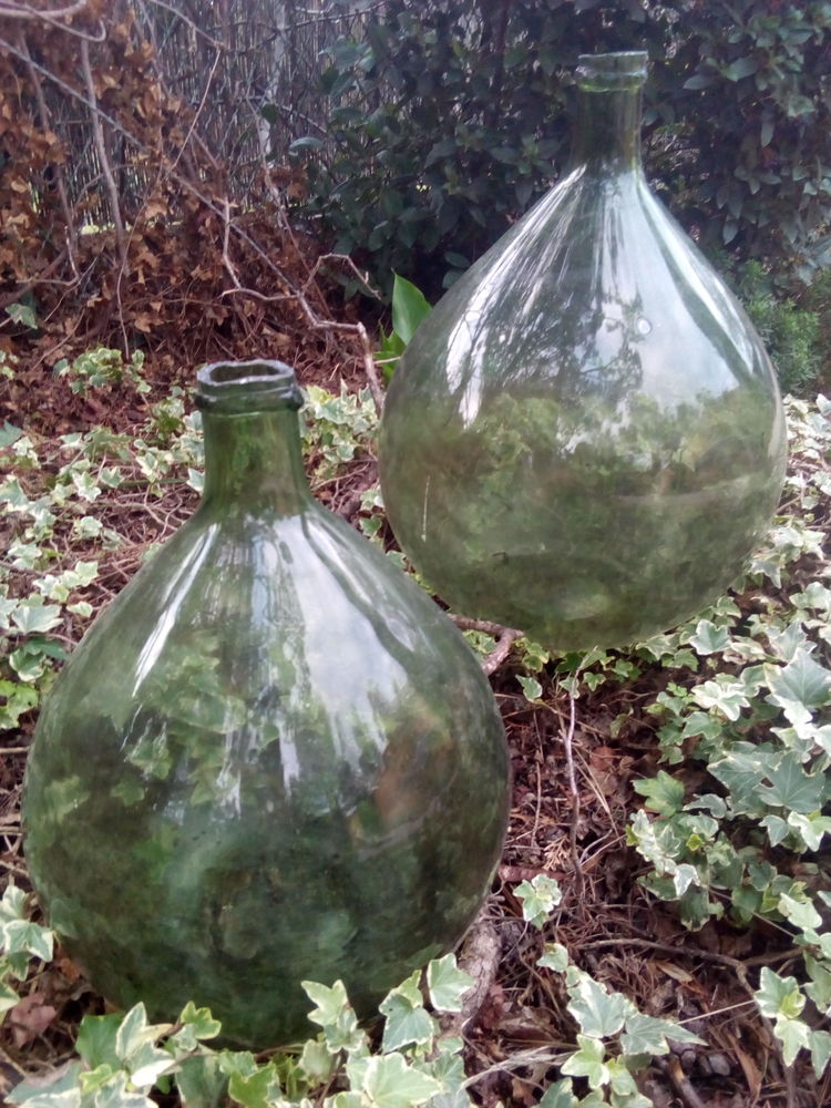 GROSSES DAME JEANNE de 20 et 15 L en verre vert 29 Le Cannet-des-Maures (83)