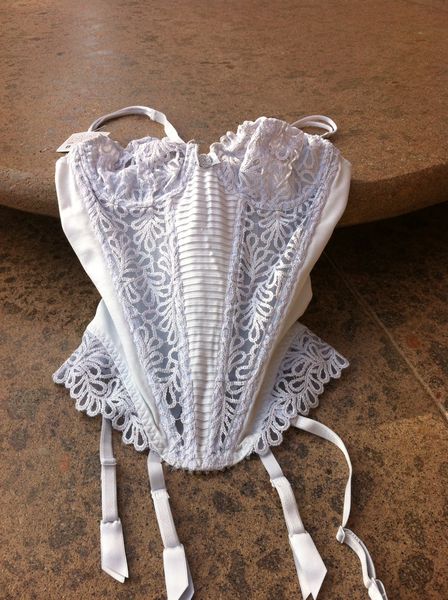 Gu�pi�re marque lejaby neuf liquidation de magasin 50 Forcalqueiret (83)