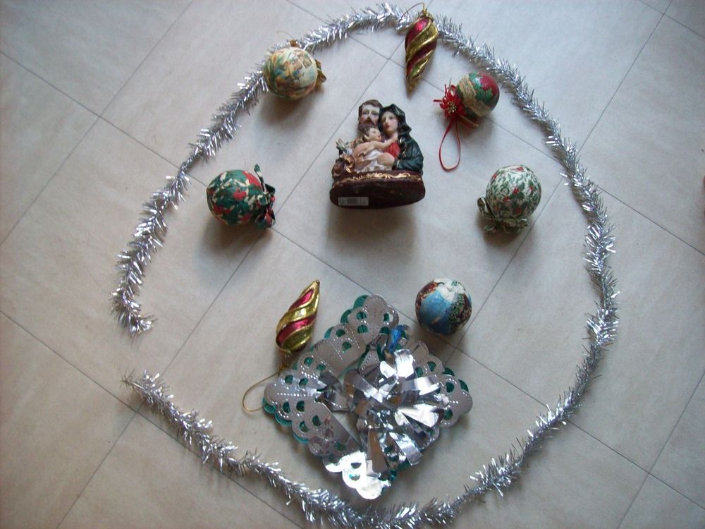 GUIRLANDES ET BOULES MAUVES NOEL - zoe
4 Martigues (13)