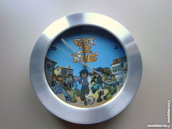 horloge murale �Foot 2 Rue� - TBE 8 Reims (51)