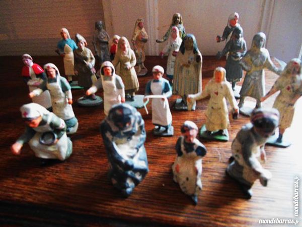 Lot de 22 infirmi�res toutes diff�rentes 150 Meyzieu (69)