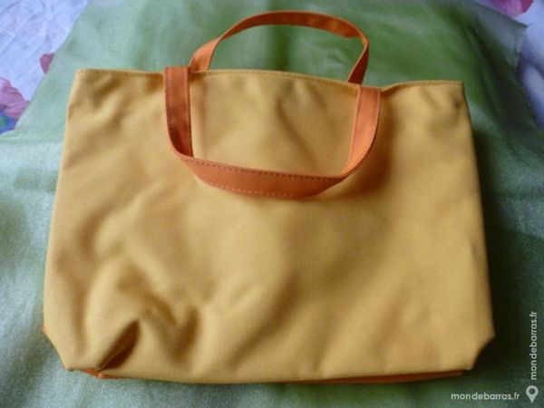 Sac jaune en toile avec 2 compartiments 7 Goussainville (95)