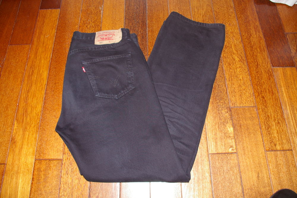  Jean LEVIS 501 black-black 36x34 
30 Saclas (91)