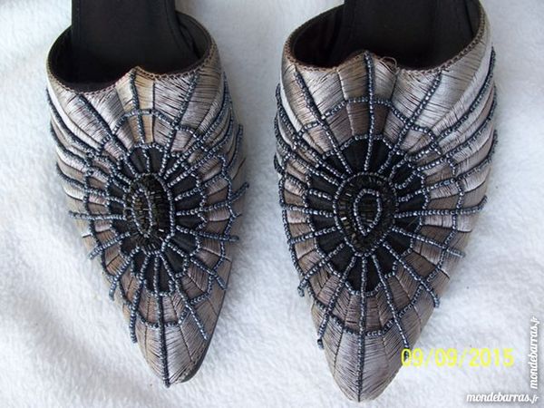 JOLIE PAIRE DE BABOUCHE BRODEE FINE PERLE 9 Les �glisottes-et-Chalaures (33)