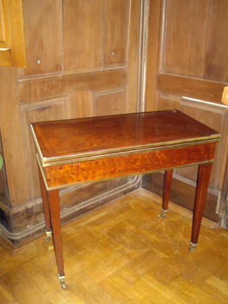 jolie table � jeu du 19� si�cle 720 �pinal (88)