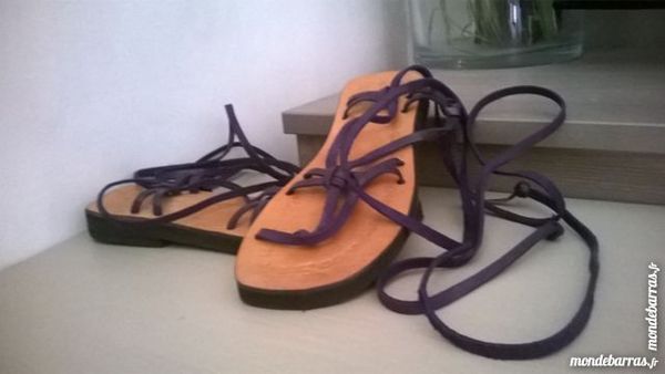 Jolies spartiates hautes tout cuir NEUVES � lacer 10 Ved�ne (84)