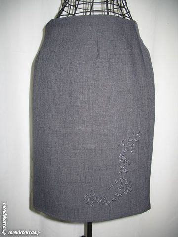 Jupe droite brod�e �New Look� - T40 8 Antony (92)