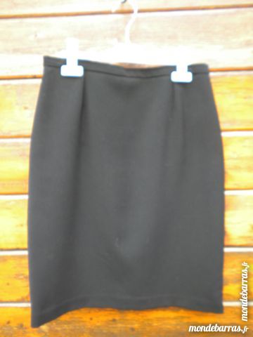 JUPE droite T. 40 5 Dammarie-les-Lys (77)