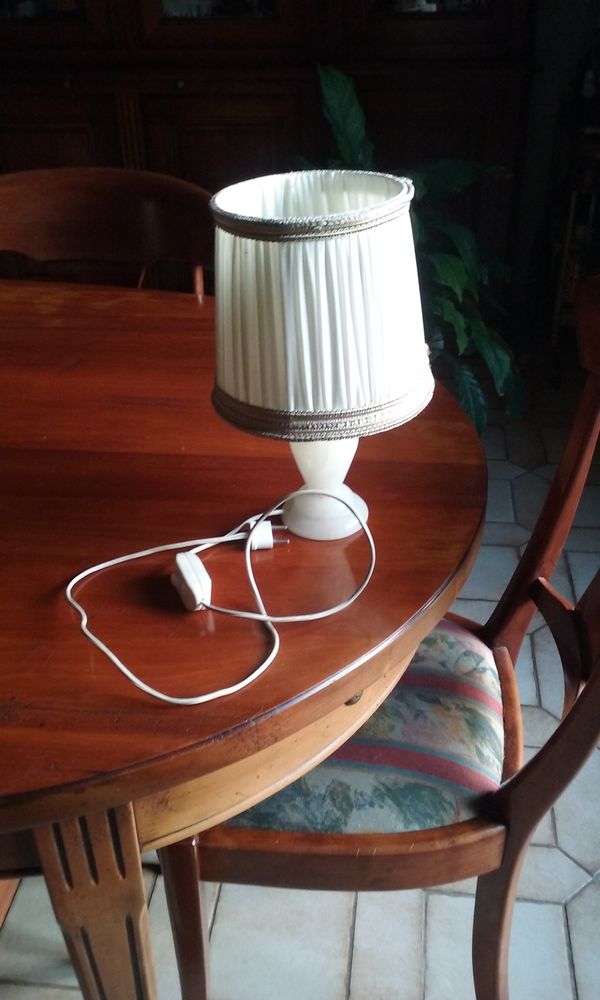 Lampe alb�tre beige 9 L�signy (77)