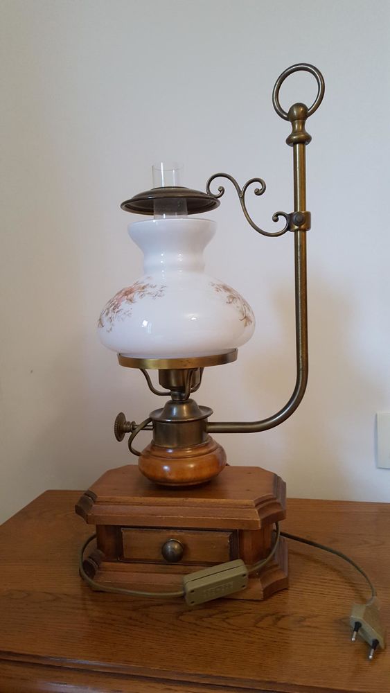 Lampe en chene massif style petrole 0 Cheptainville (91)