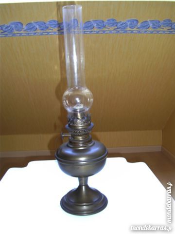 LAMPE A PETROLE 19 Isbergues (62)