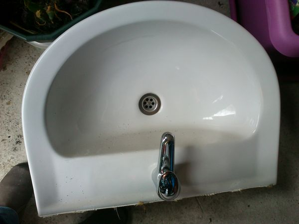 lavabo blanc 25 Calais (62)