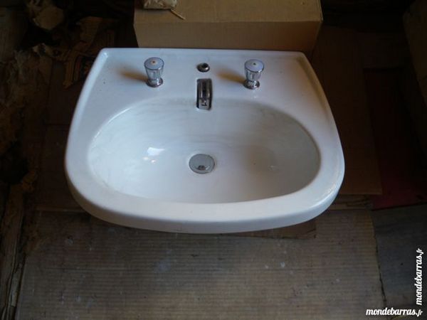 Lavabo neuf 1 Saint-Jean-de-Maurienne (73)