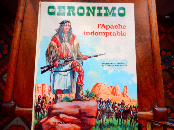 Livre et bandes dessin�es 20 Servian (34)