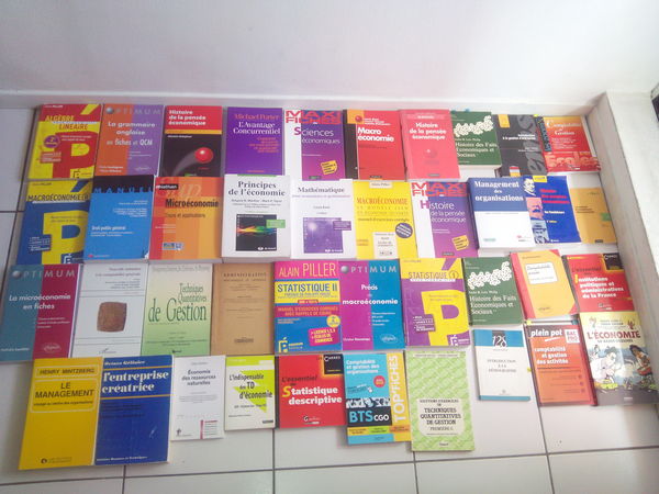 Livres universitaires Economies L1 L2 L3 30 Guadeloupe (97)