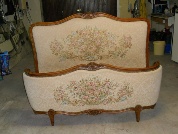 lit  louis 15  2personnes  tapissier et merisier 0 La Rivi�re-de-Corps (10)