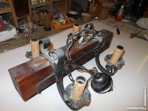 lustre bois et fer forg� 4 lumi�res pa7 16 Gr�zieu-la-Varenne (69)