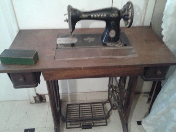 Machine � coudre ancienne 0 La Queue-en-Brie (94)