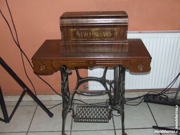 Machine � coudre SINGER 60 Saint-Martin-d'Estr�aux (42)
