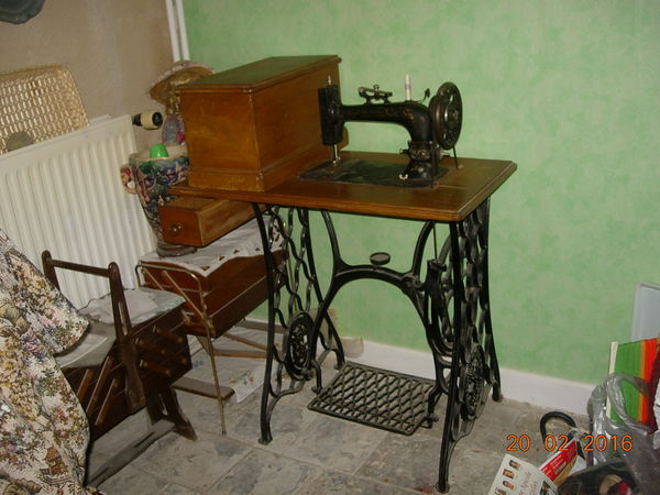 machine a coudre 0 Azay-le-Ferron (36)