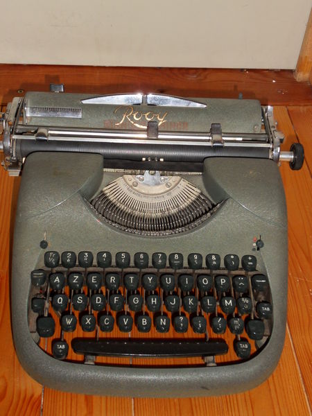 machine � �crire 8 Aubagne (13)