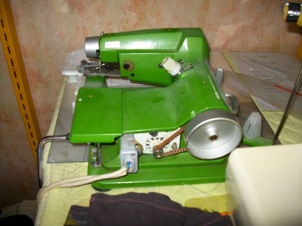 Machine � ourlet invisible 150 L'Isle-Jourdain (32)