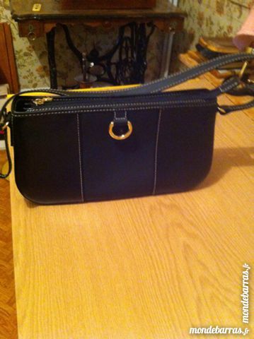 sac � main noir en cuir 15 Saint-Vallier (71)