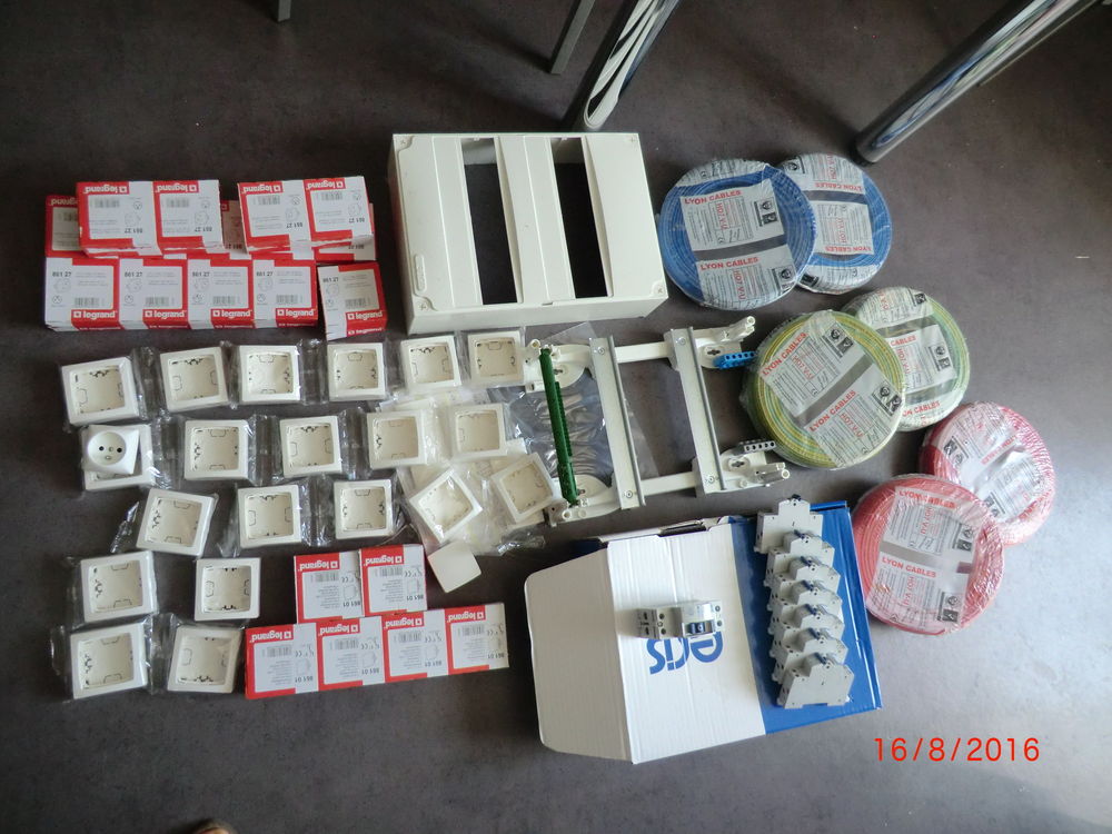 Mat�riels �lectrique 200 Saint-Chamond (42)