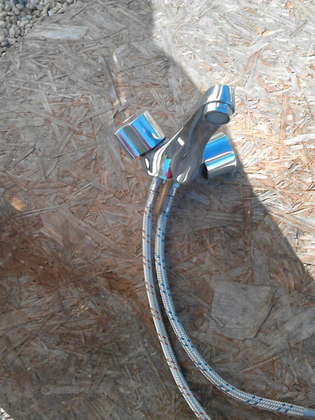 m�langeur de lavabo marque EUROBASIC sans vidage 20 Sarzeau (56)