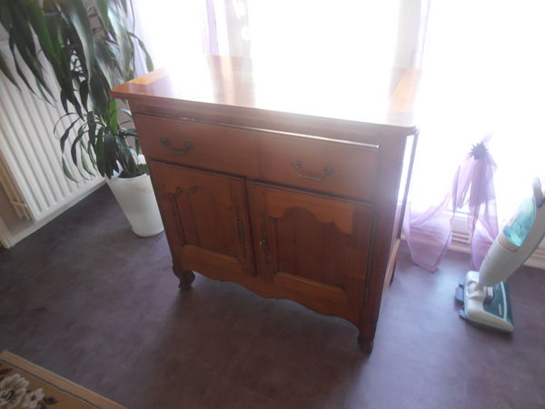 meubles t�l�vision merisier pied biche louis xvl 65 Laval (53)