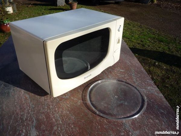 Micro-ondes Brandt/plateau tournant/verre/pi�ce 10 Castres (81)