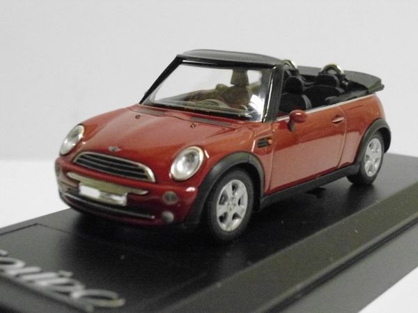 Mini-Cooper cabriolet 15 Follainville-Dennemont (78)