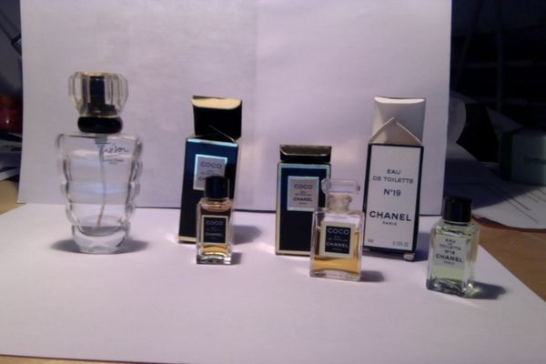 miniatures parfum 21 Villeneuve-l�s-Avignon (30)
