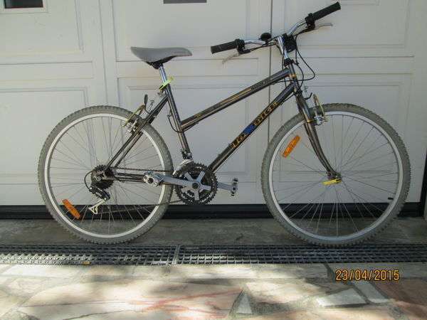 
V.T.T.  Mixte couleur bronze 90 Marly-le-Roi (78)