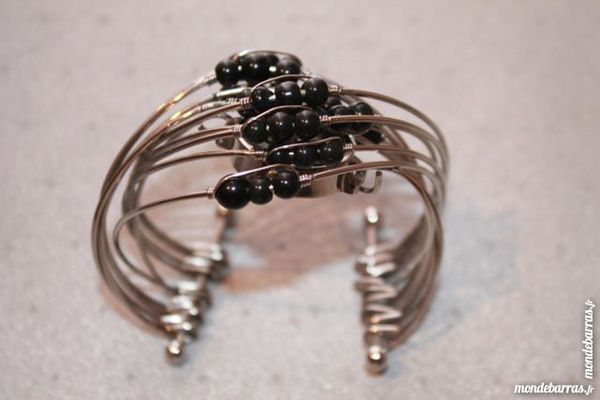 MONTRE, BRACELETS,  NEUVE,  DEUX EN 1 15 Vitry-sur-Seine (94)