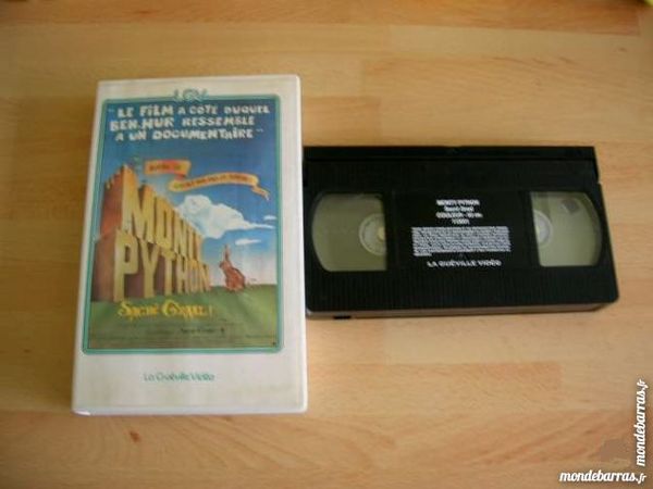 K7 VHS MONTY PYTHON Sacr� Graal 3 Nantes (44)