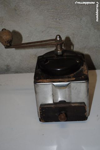 moulin � caf� peugeot ann�e 60 35 Blaye-les-Mines (81)