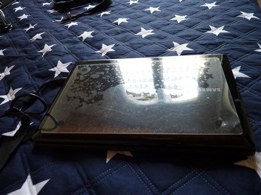 NETBOOK  PATFAIT ETAT AVEC SEVEN 
110 La Jarne (17)