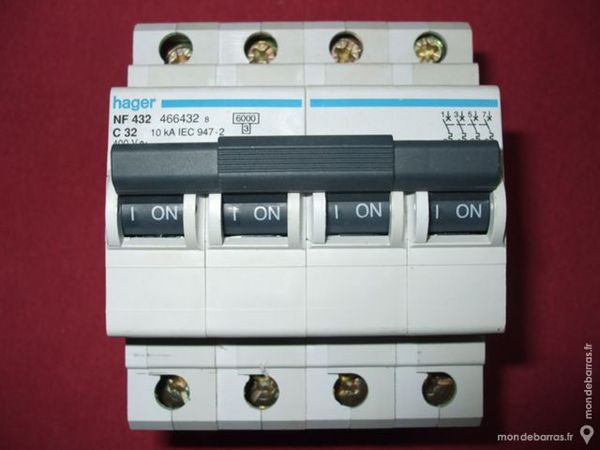 R�f NF432 OU NFN432 DISJONCTEUR HAGER 4P 32A C 70 Tergnier (02)