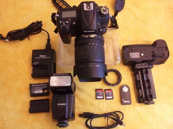 NIKON D-7000  Boitier + 3 Objectifs + Flash +++++
1400 Collioure (66)