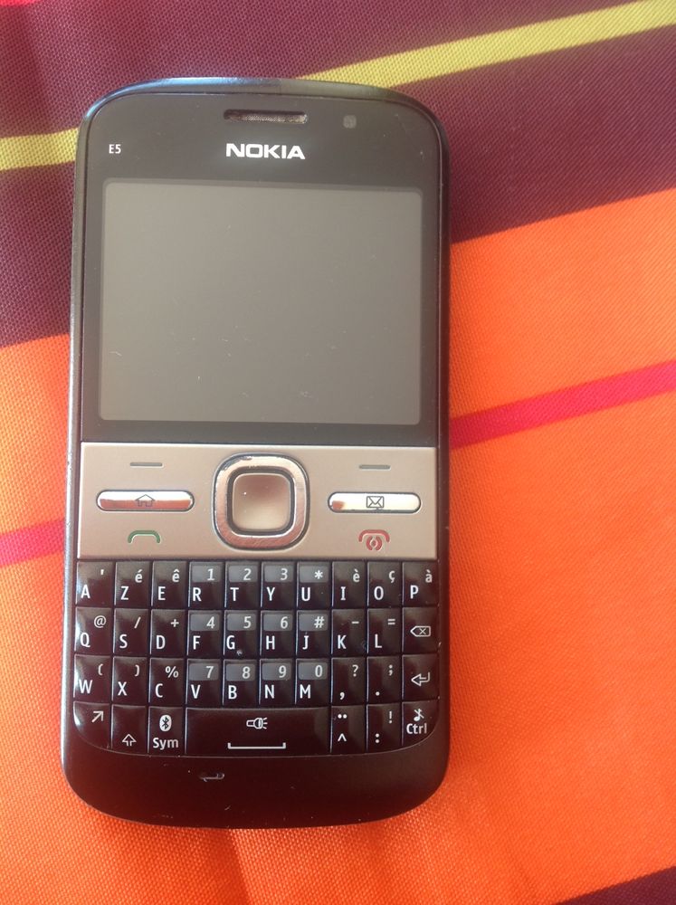Nokia E5-00 debloqu� tous operateurs 35 Menthonnex-sous-Clermont (74)