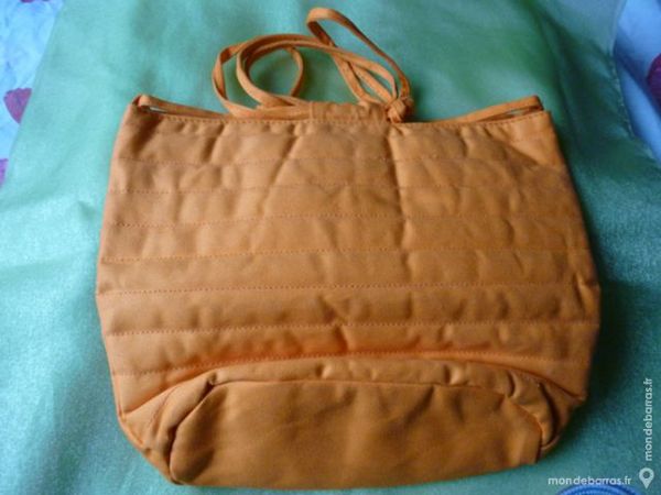 Sac orange avec 2 poign�es en tissus 6 Goussainville (95)