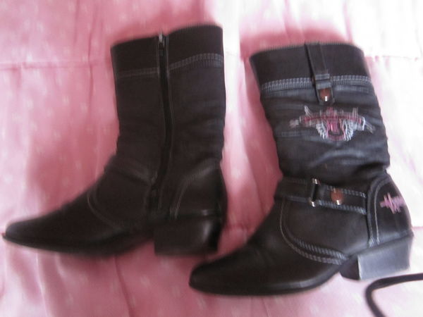 Paire de bottes en cuir noir, pointure 31 7 Boves (80)