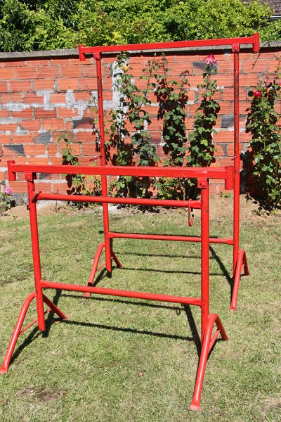 Paire d'�taux de ma�on en acier rouge r�glable 100 Le Petit Clamart (92)