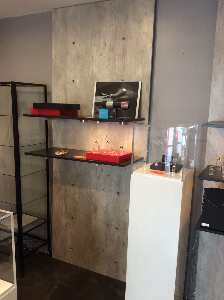 Panneaux m�lamin�s effet b�ton avec �tag�res 1000 Brunoy (91)