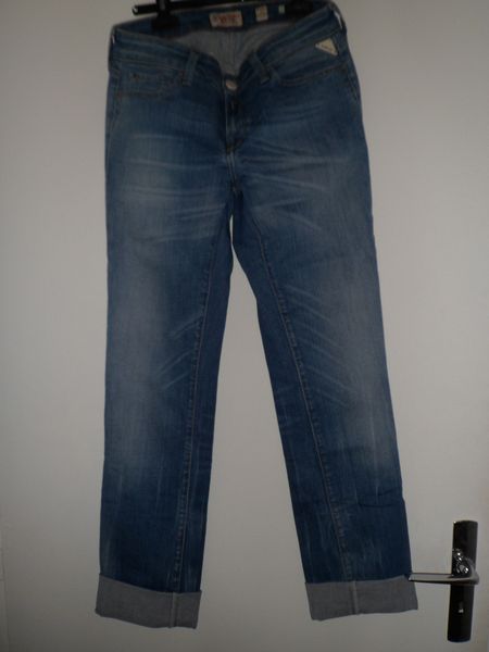 Pantalon Femme Replay neuf, jamais port� T 38/40
30 Jacob-Bellecombette (73)