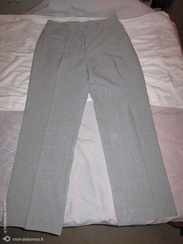 Pantalon Jennyfer gris femme T42 10 Chalon-sur-Sa�ne (71)