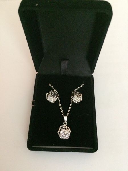 parure collier = b.o. neuf offert en double rhodi�es 15 Vand�uvre-l�s-Nancy (54)